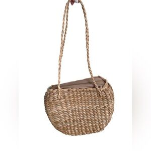 Elegant Tan Woven Shoulder Bag